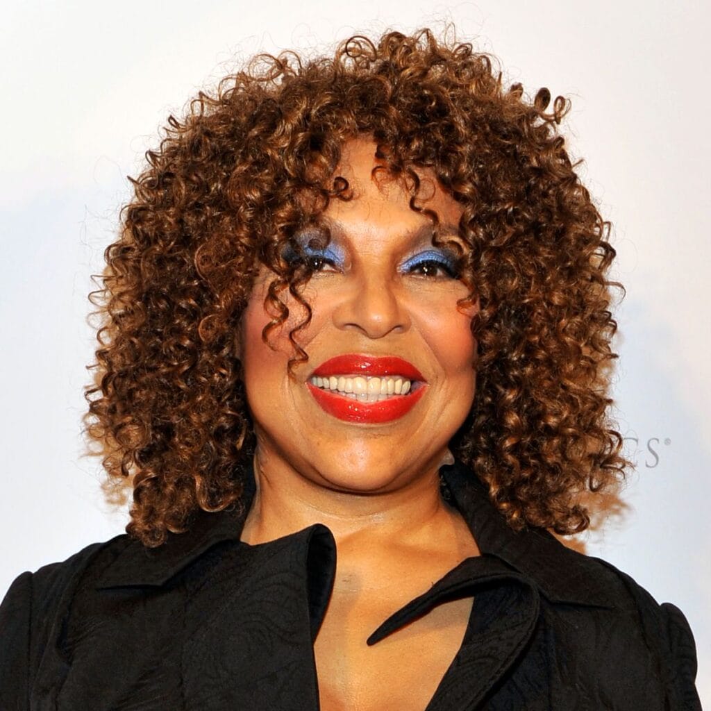 Roberta Flack, Legendary Singer of 'Killing Me Softly,' Passes Away at 88 1 Roberta Flack, Legendary Singer of 'Killing Me Softly,' Passes Away at 88 Roberta flack